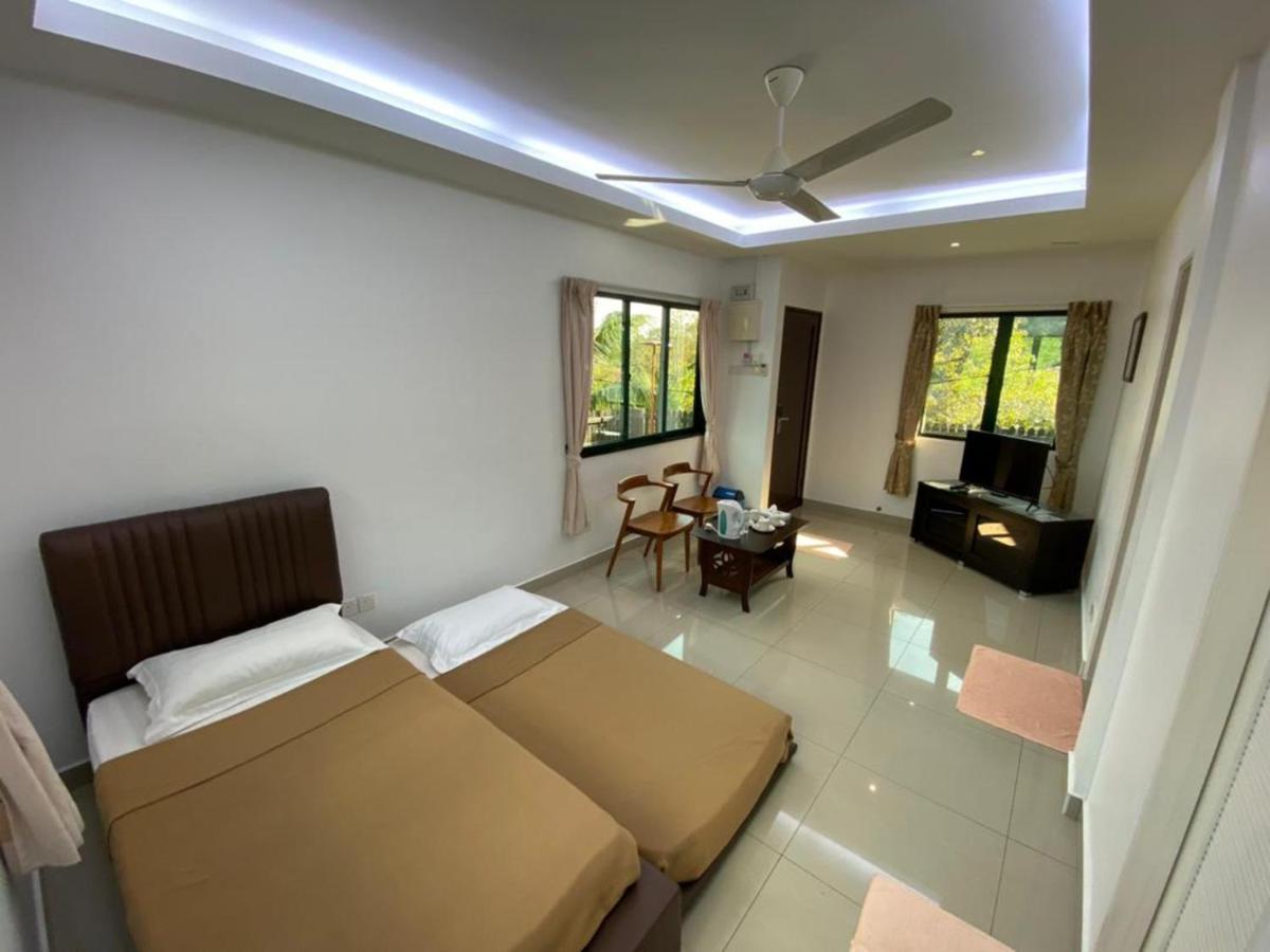 Paradise Valley Resort Broga Семений Екстер'єр фото