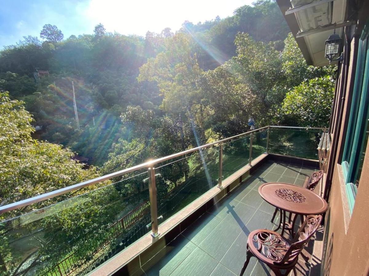Paradise Valley Resort Broga Семений Екстер'єр фото