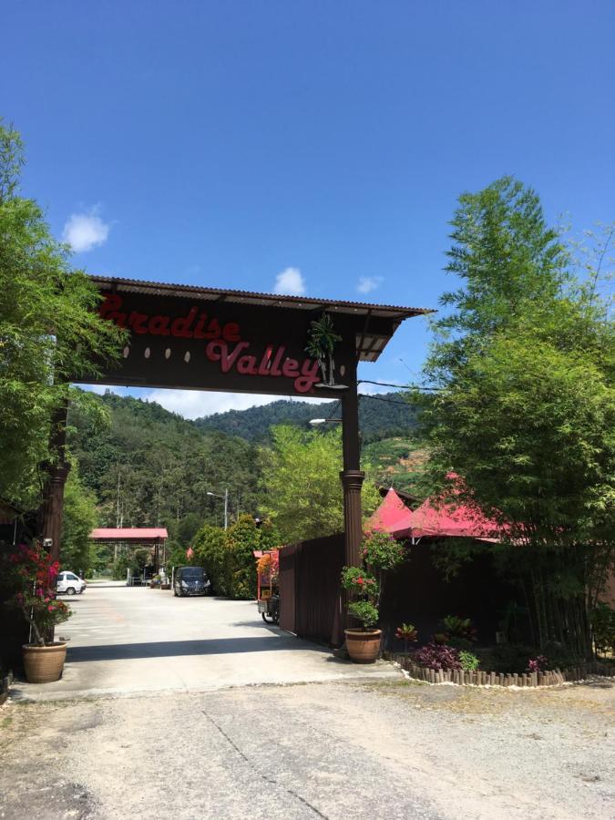 Paradise Valley Resort Broga Семений Екстер'єр фото