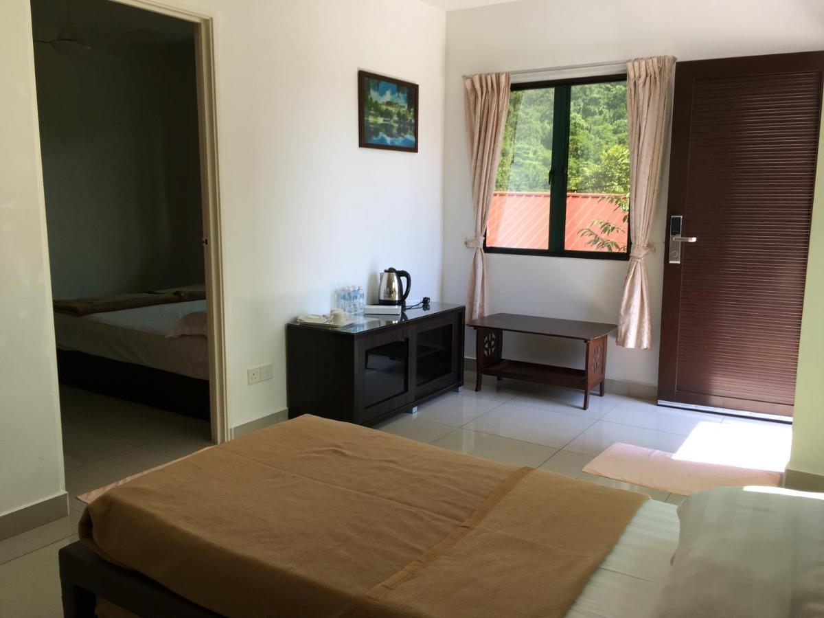Paradise Valley Resort Broga Семений Екстер'єр фото