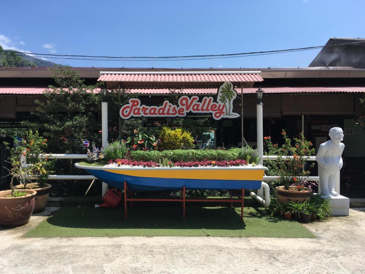 Paradise Valley Resort Broga Семений Екстер'єр фото